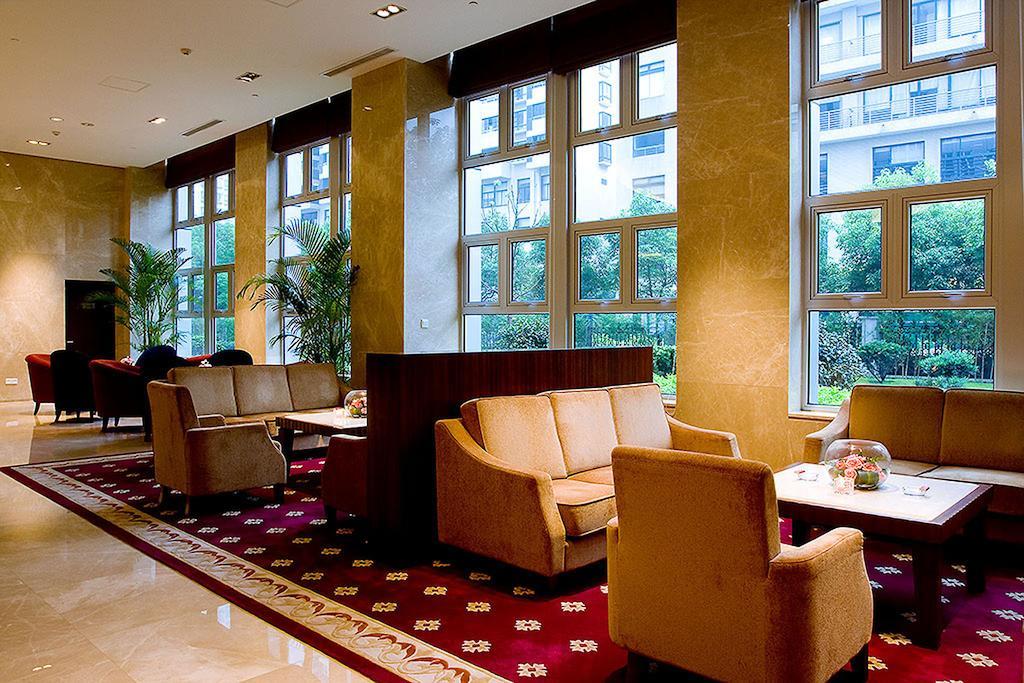 Ramada Plaza Shanghai Gateway Exterior photo