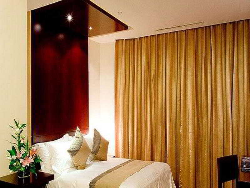 Ramada Plaza Shanghai Gateway Exterior photo